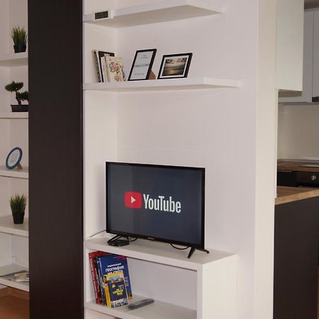 Spacious 2Bdr - Free Parking - Walk Everywhere - 300 Mbps Wifi Варна Экстерьер фото