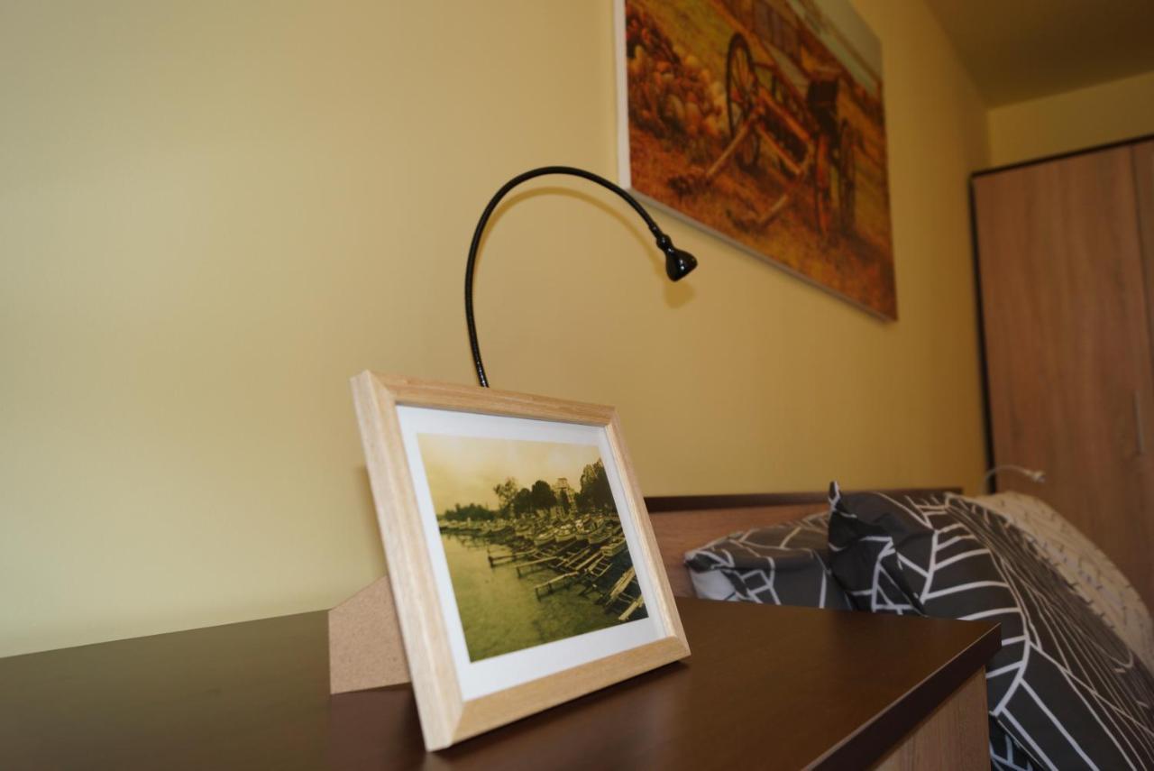 Spacious 2Bdr - Free Parking - Walk Everywhere - 300 Mbps Wifi Варна Экстерьер фото
