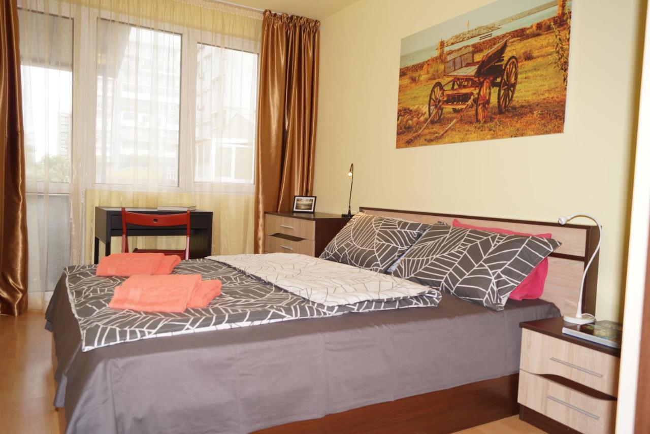 Spacious 2Bdr - Free Parking - Walk Everywhere - 300 Mbps Wifi Варна Экстерьер фото
